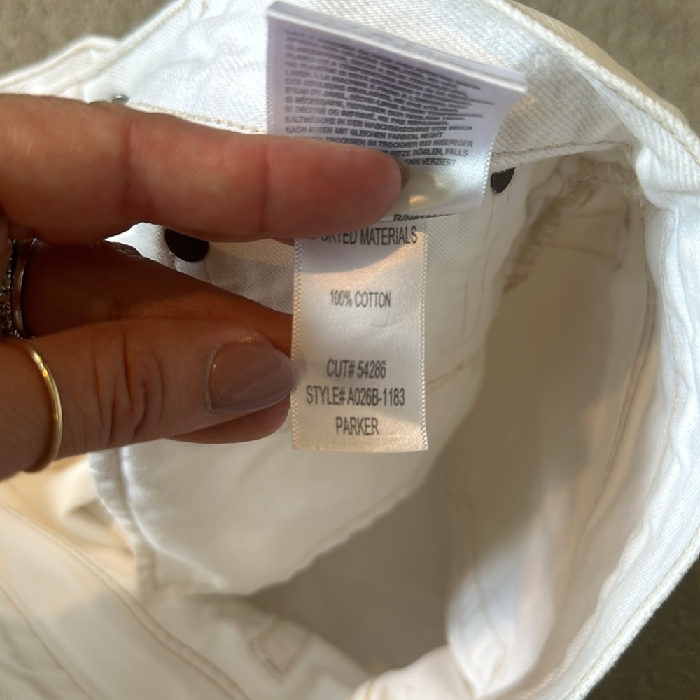 AGOLDE Parker cut off Jean shorts like NEW - Picture 3 of 4